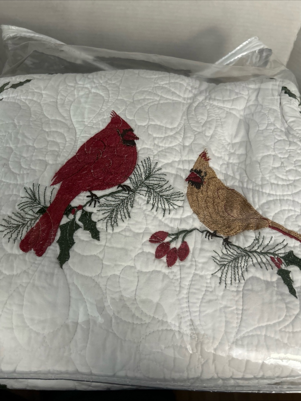 Vtg Cracker Barrel 100%White Quilt Cardinal & ivy & berries Embroidery - Picture 2 of 8